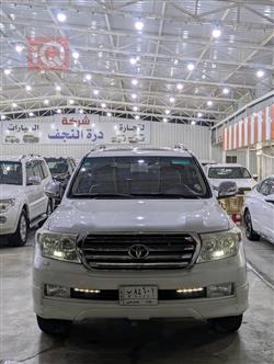 تۆیۆتا لاند کروزەر